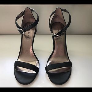 Madden girl size 8 single strap black stilettos
